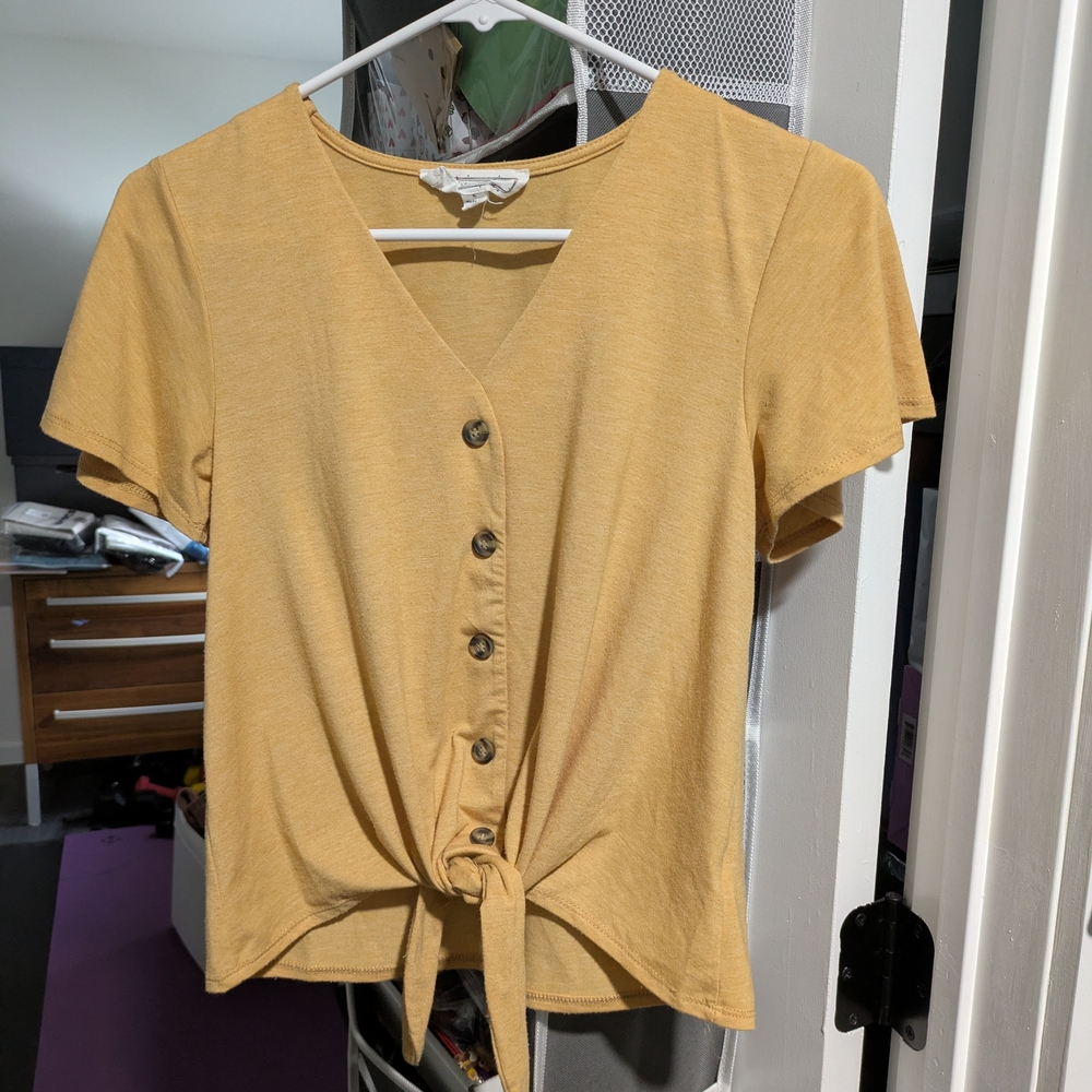 Hippie Rose Button-Front Tie Hem Top - Mustard